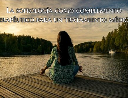 chica haciendo meditacion