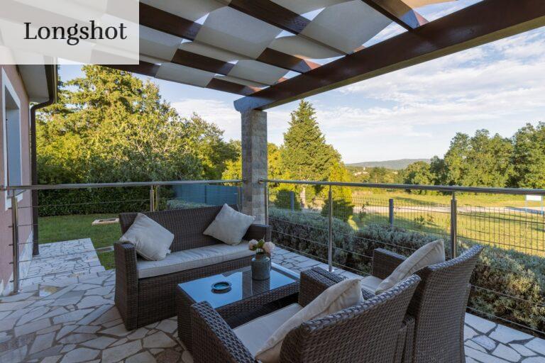 brown wicker chairs and table