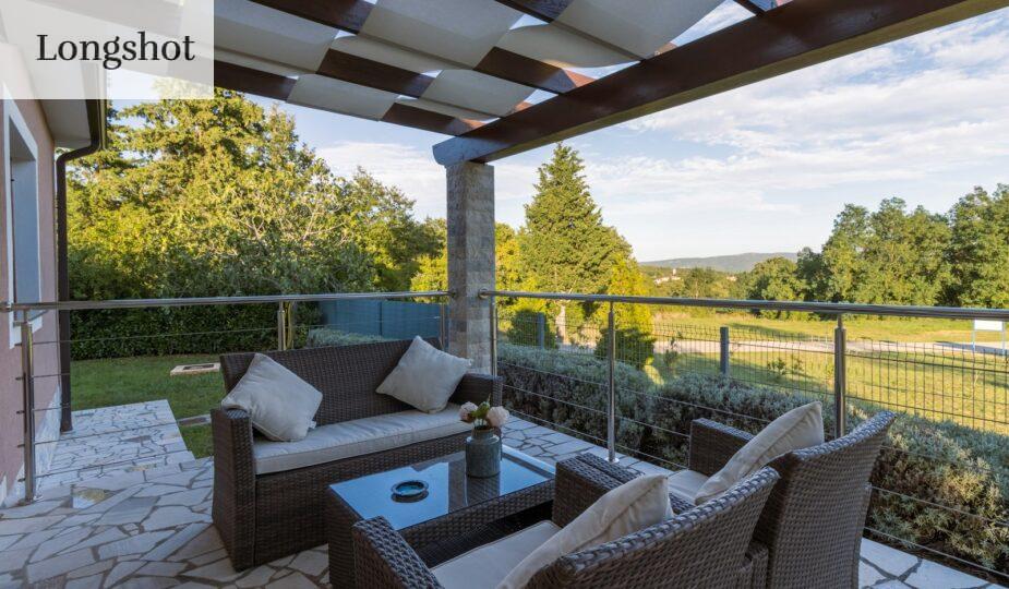 brown wicker chairs and table